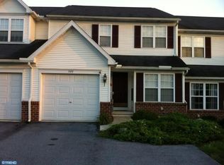 380 Waterford Ln, Reading, PA 19606