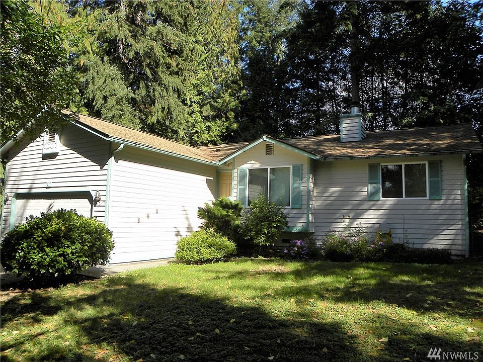 1st image of 200 NE Riverhill Ln