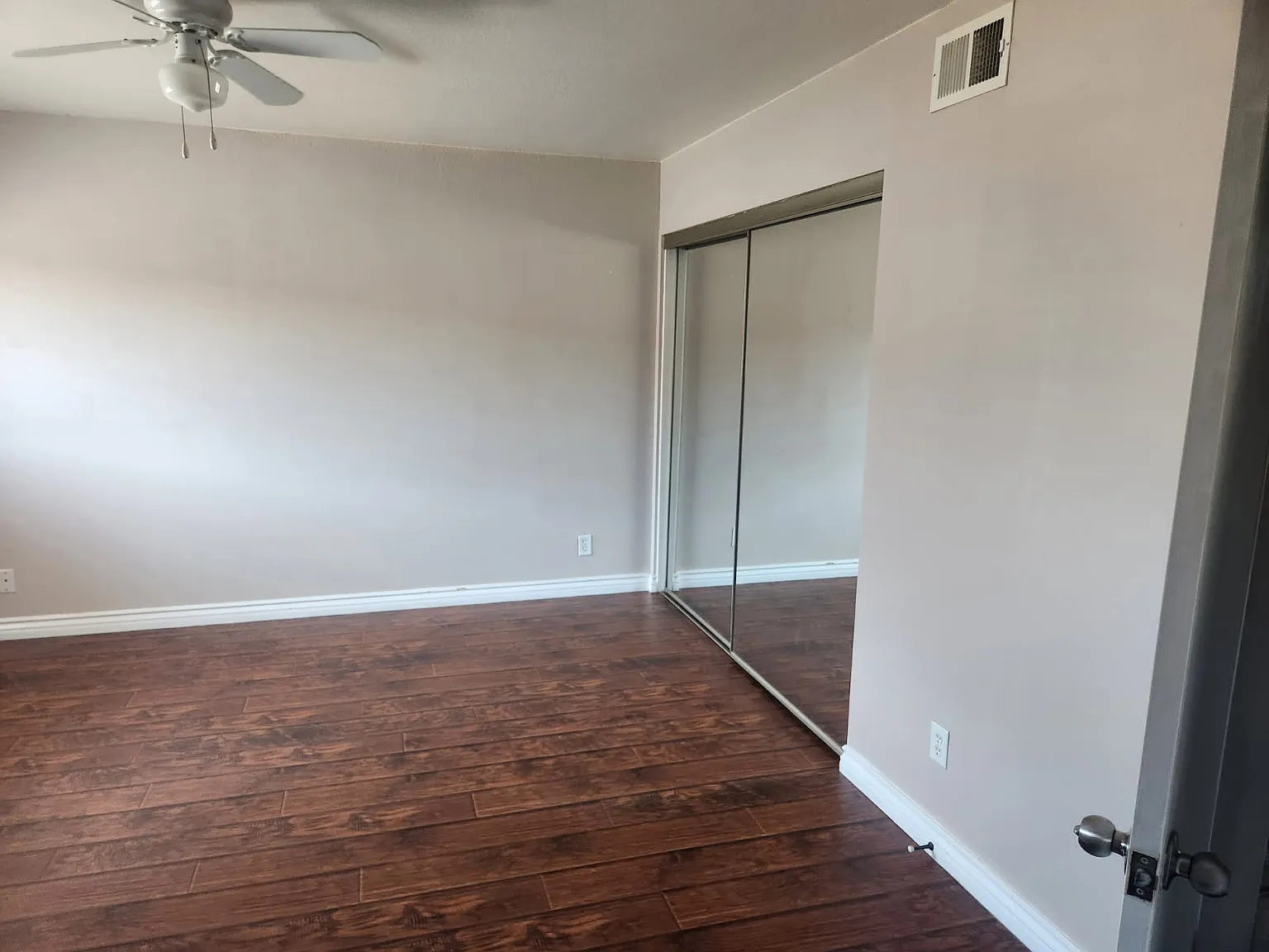 3 bed, 1328 sqft, $1,450 — Photo 2
