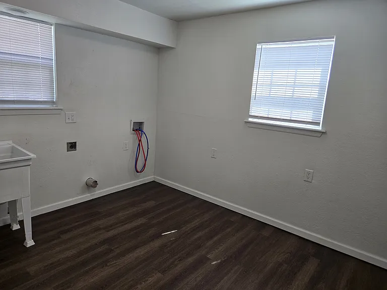 108 W Ash Ave #1/2 — Photo 19
