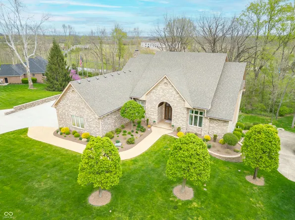 2733 Foxborough Dr, Greenwood, IN 46143