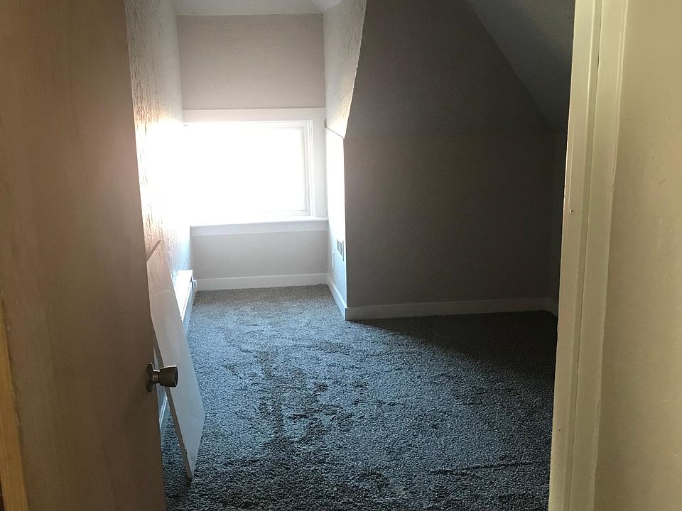 2nd image of 1421 W Boone Ave #2