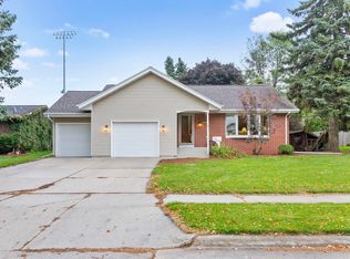 3315 Maple Cir, Sheboygan, WI 53081