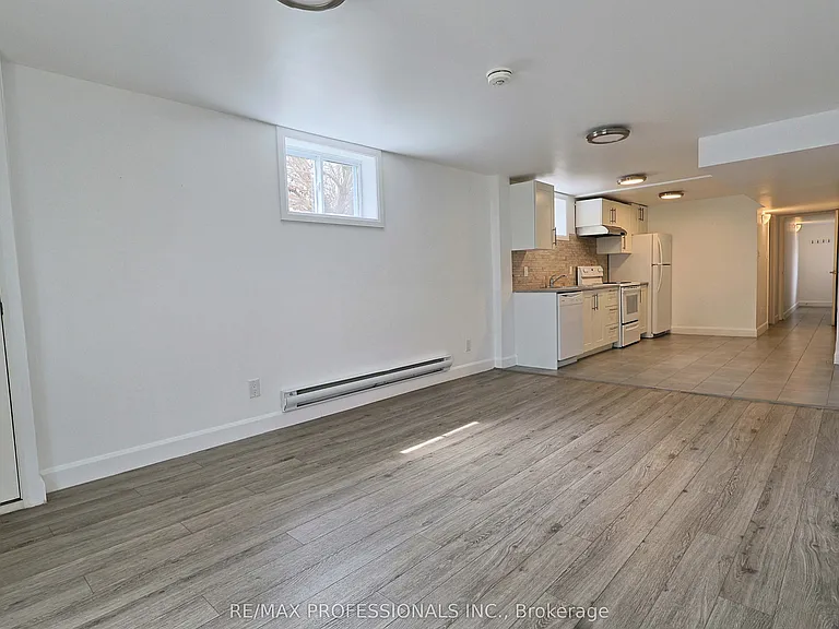 2688 Sherhill Dr #LOWER — Photo 4