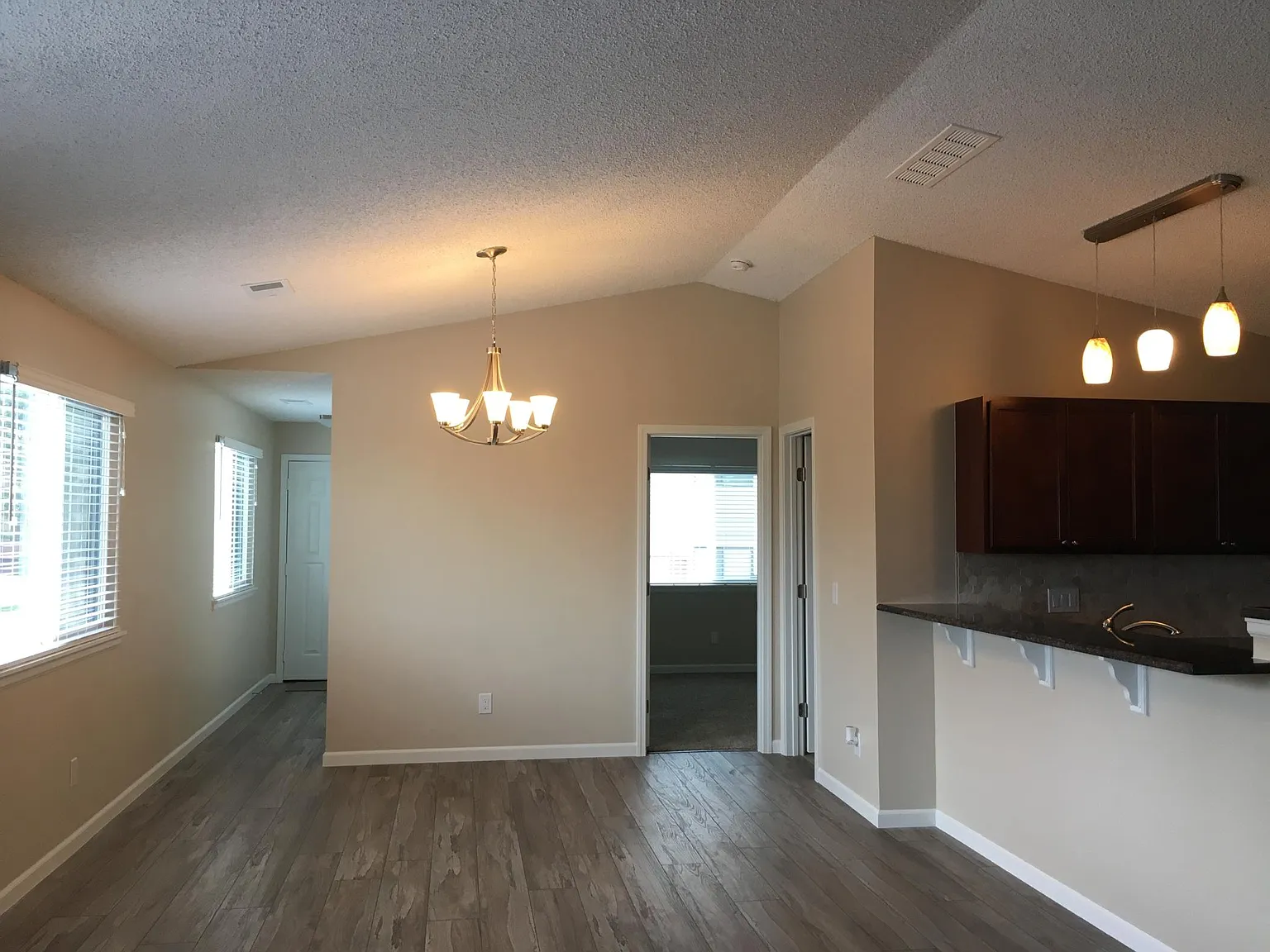 2 bed, 1056 sqft, $2,300 — Photo 2