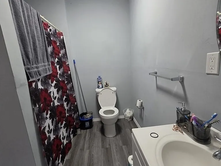 105 Arthur St #1 — Photo 10