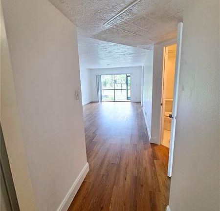 3rd image of 7911 Colony Cir N APT 102