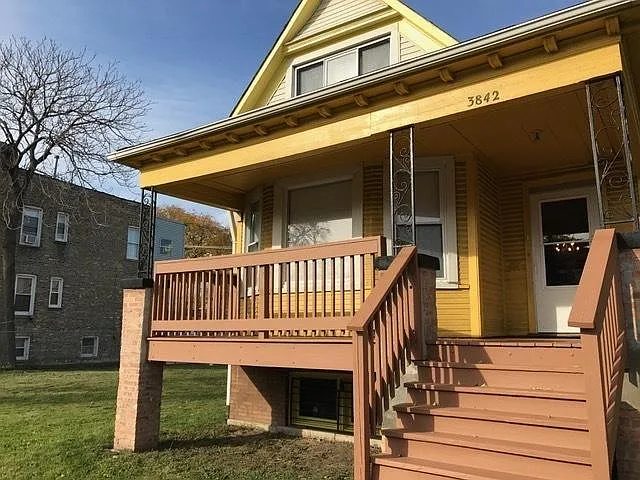 3842 W Division St — Photo 2