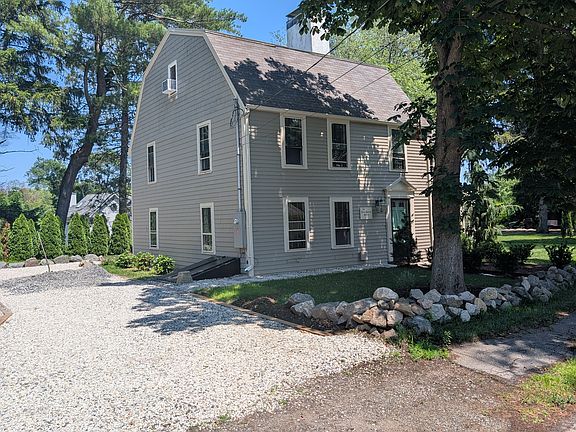 2nd image of 46 Hammond St