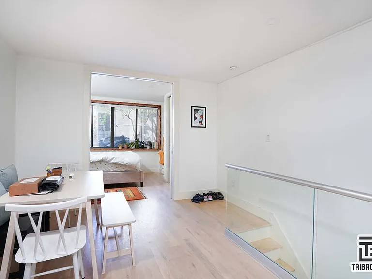 403 E 77th St #5 — Photo 2