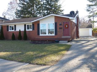 76 Tower Dr, Saline, MI 48176
