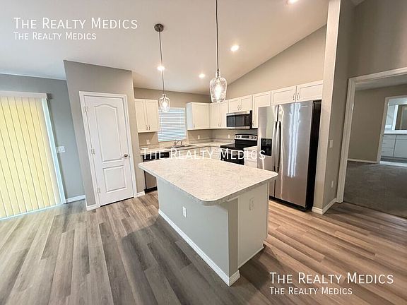 5th image of 15258 SW 43rd Avenue Rd