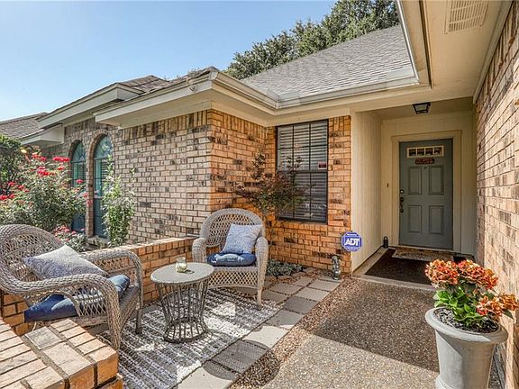 4th image of 5029 Alicia Dr