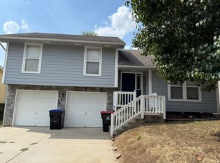 206 Parkway Dr, Warrensburg, MO 64093