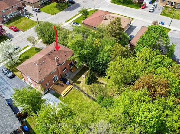 17 Richardson Dr, Aurora, ON L4G 1Z2