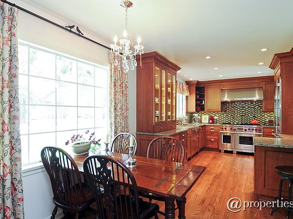 995|=|Breakfast Room