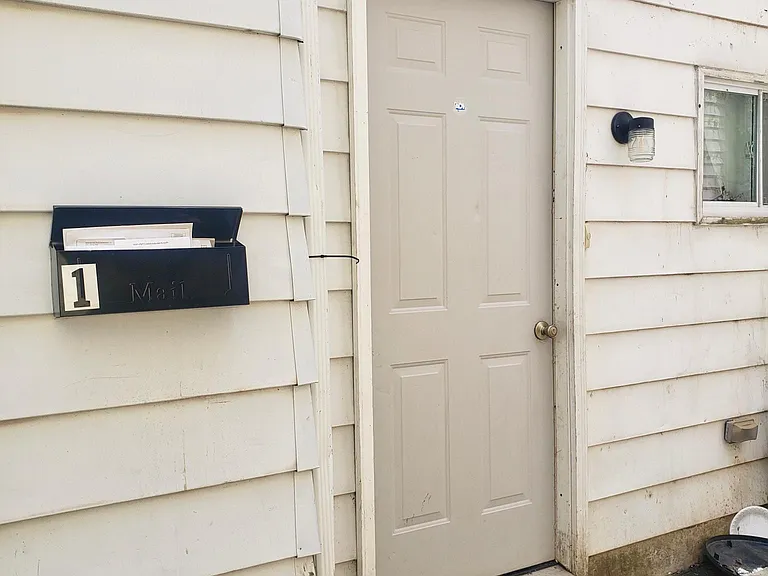 447 Hays Ave #1 — Photo 3