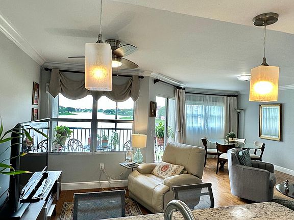 4th image of 13800 SW 5th Ct APT 311M