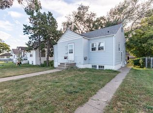 310 N 15th St, Bismarck, ND 58501