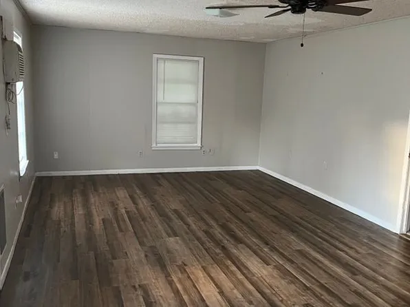 106 N Ave S, Clifton, TX 76634