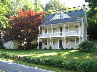 25 N Main St, Essex, CT 06426