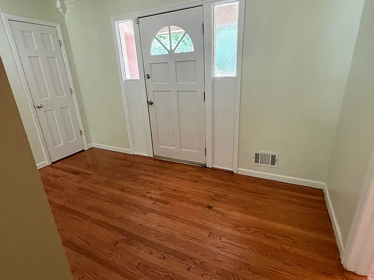 9414 Puritan Rd — Photo 2