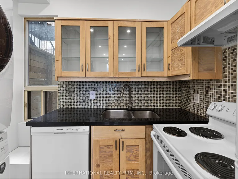 269 Ontario St #2 — Photo 8