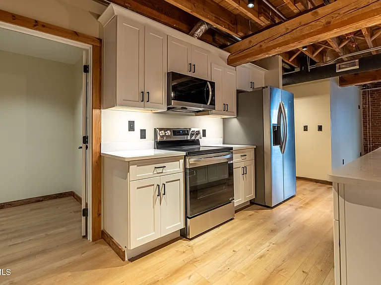 453 E Main St #200 — Photo 6