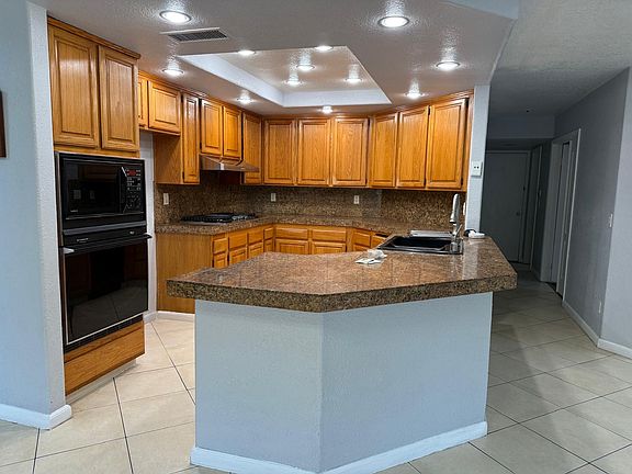 5th image of 1137 Foxboro Ave