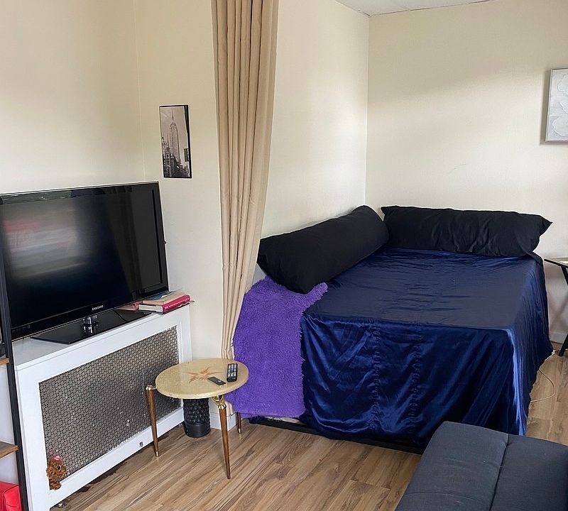 2nd image of 28-30 Steinway St #2