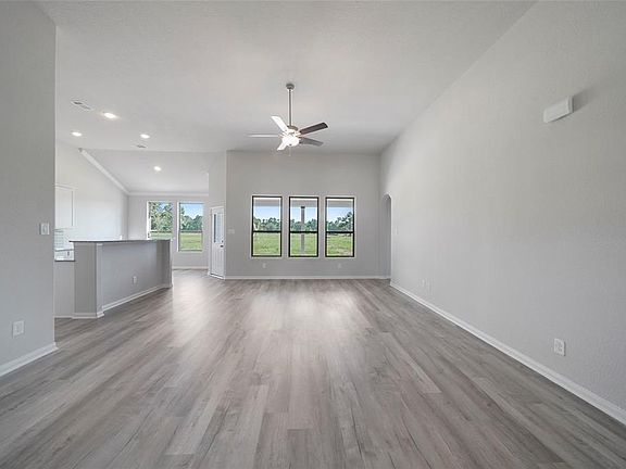4th image of 221 Barton Place Drive