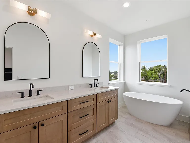 7702 Earl Rudder Way — Photo 36