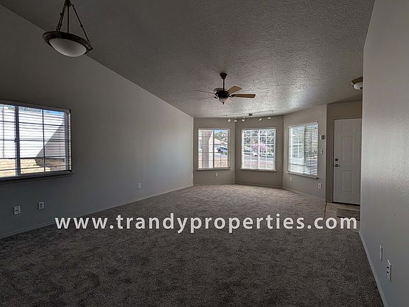 3rd image of 3991 Sherwood St