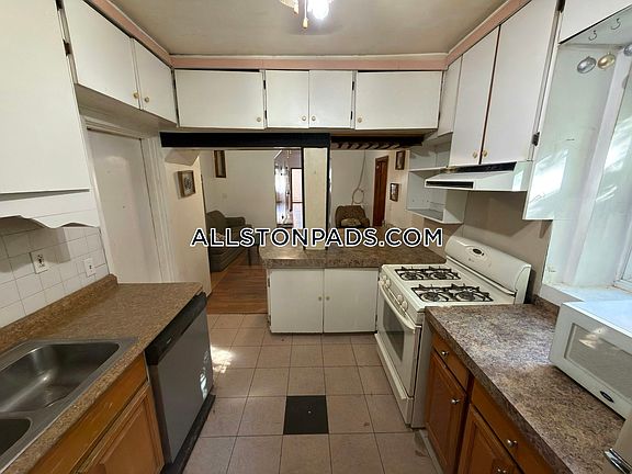 3rd image of 46 Park Vale Ave #3-26
