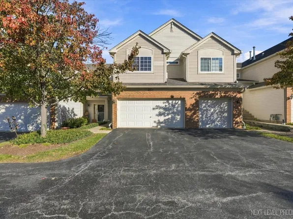 237 Nicole Dr Unit C, South Elgin, IL 60177