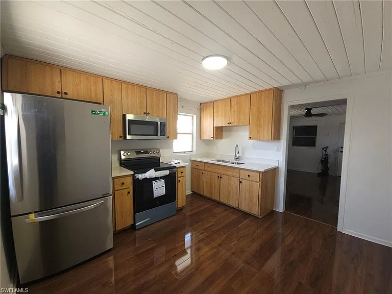 2657 Lafayette St — Photo 4