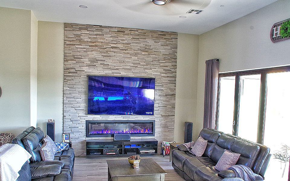 2nd image of 3225 W Oberlin Way