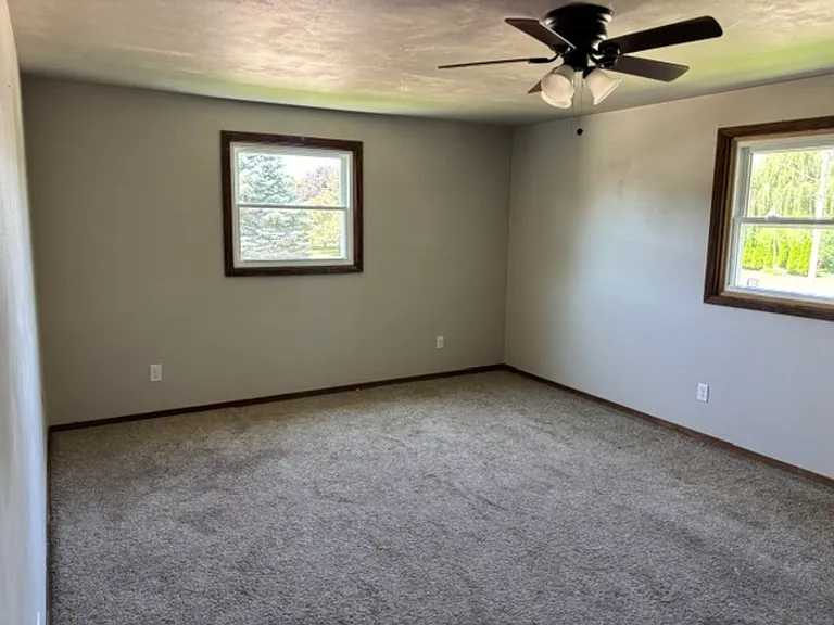 3601 Crestview Dr — Photo 6