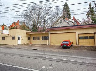 7012 Roosevelt Way NE, Seattle, WA