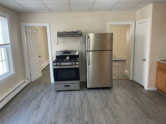 2nd image of 242 Burnside Ave #246