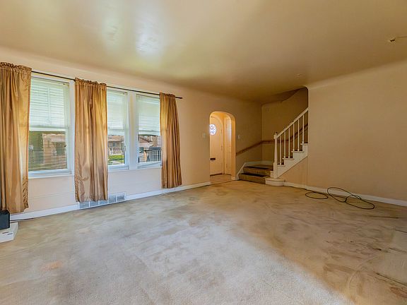 4th image of 10211 S Eberhart Ave