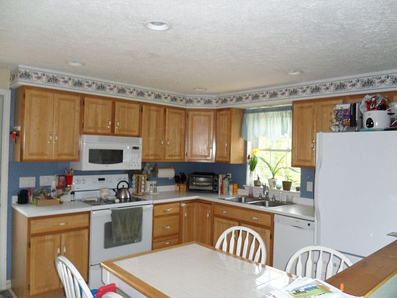 Bright kitchen!