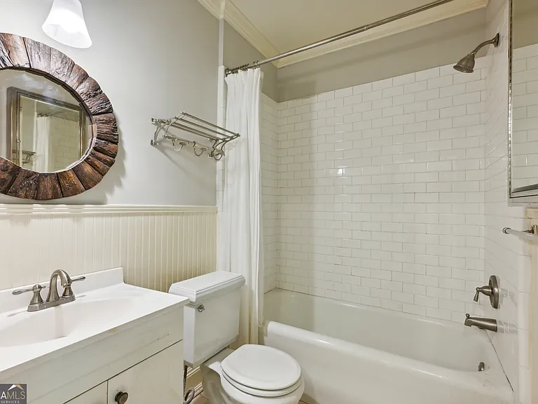 1500 N Highland Ave NE — Photo 16