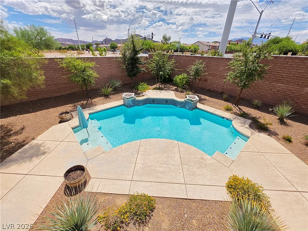 4 bed, 3.0 bath, 2706 sqft, $3,150 — Photo 1