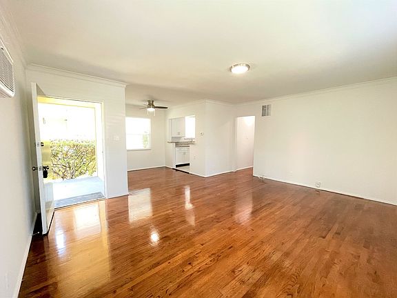 4th image of 5700 Hazeltine Ave #995704