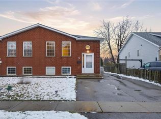 10 Woodland Dr, Welland, ON L3C 7C9