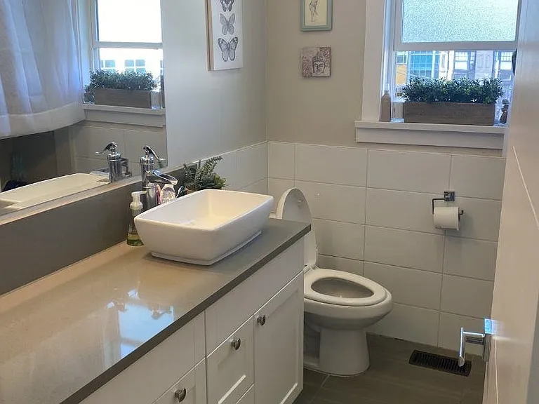 130 Lonsdale Ave #101 — Photo 13