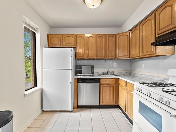 4th image of 9653 Whiteacre Rd Unit C2