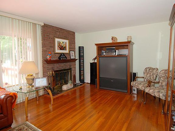 Living Room with Fireplace