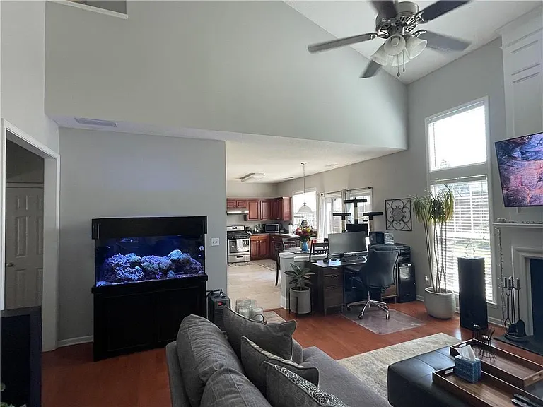8960 Friarbridge Dr — Photo 6